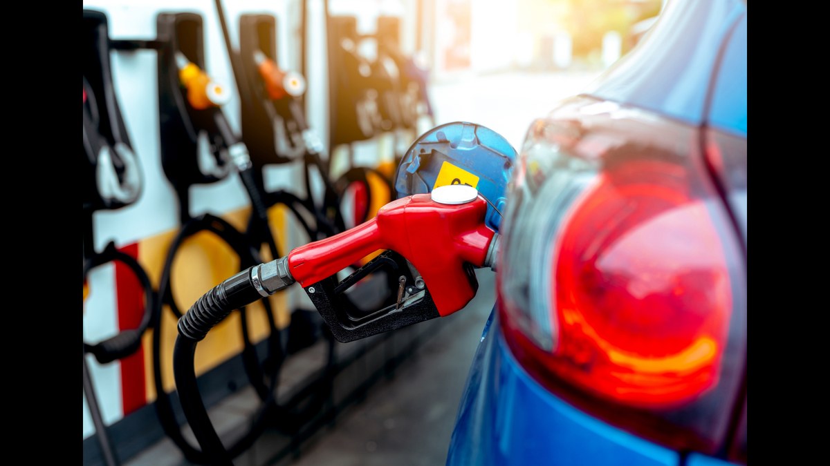 Surtidor de combustible en una estación de servicio