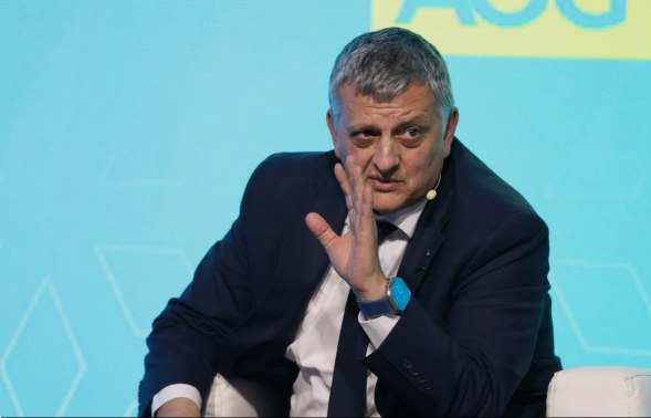 Horacio Marín, presidente de YPF, hablando en el encuentro de CEOs de la AOG Patagonia